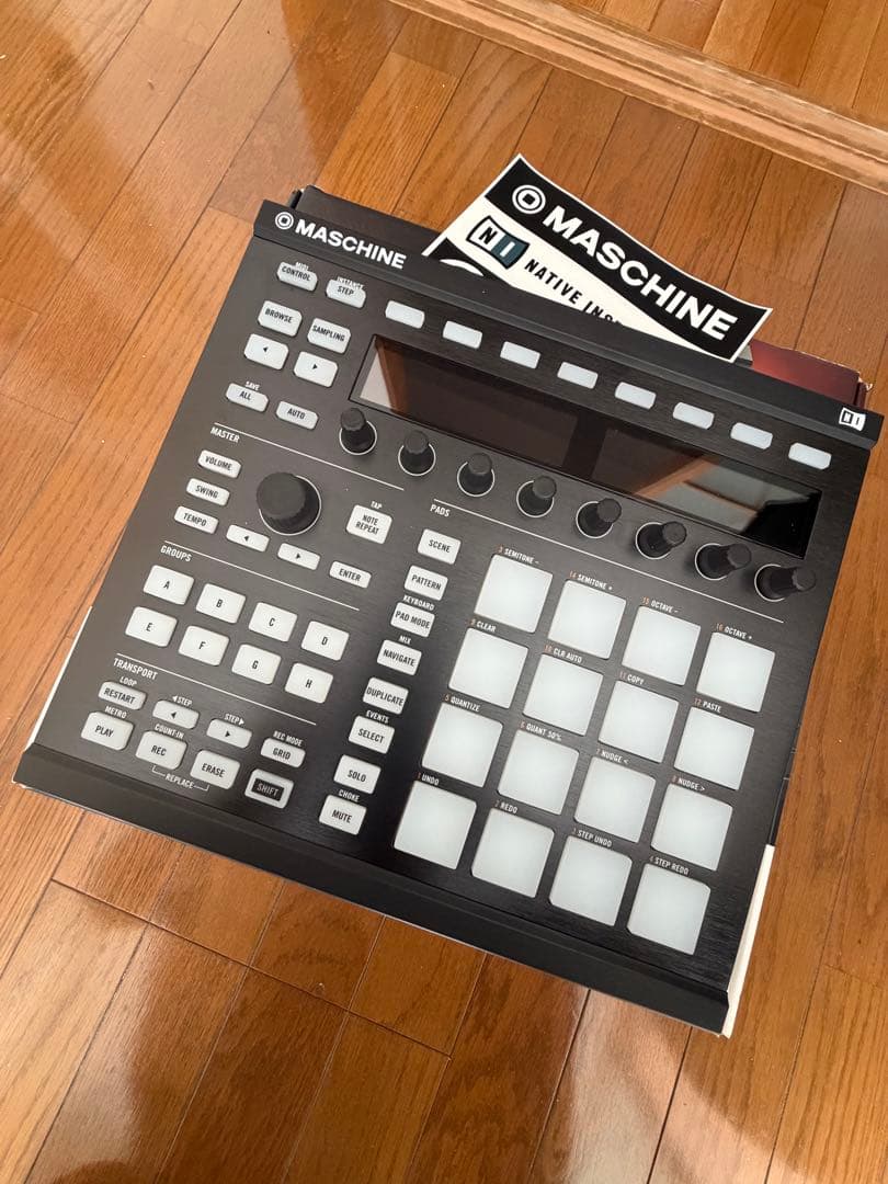 ネイティブインストゥルメンツ Maschine MK2 MIDIコントローラー