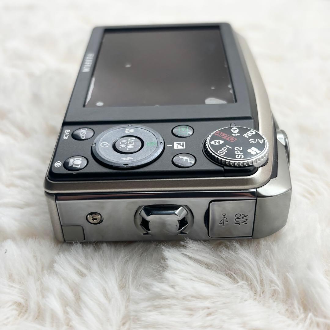美品 FUJIFILM FinePix F50fd シルバー 動作確認済み