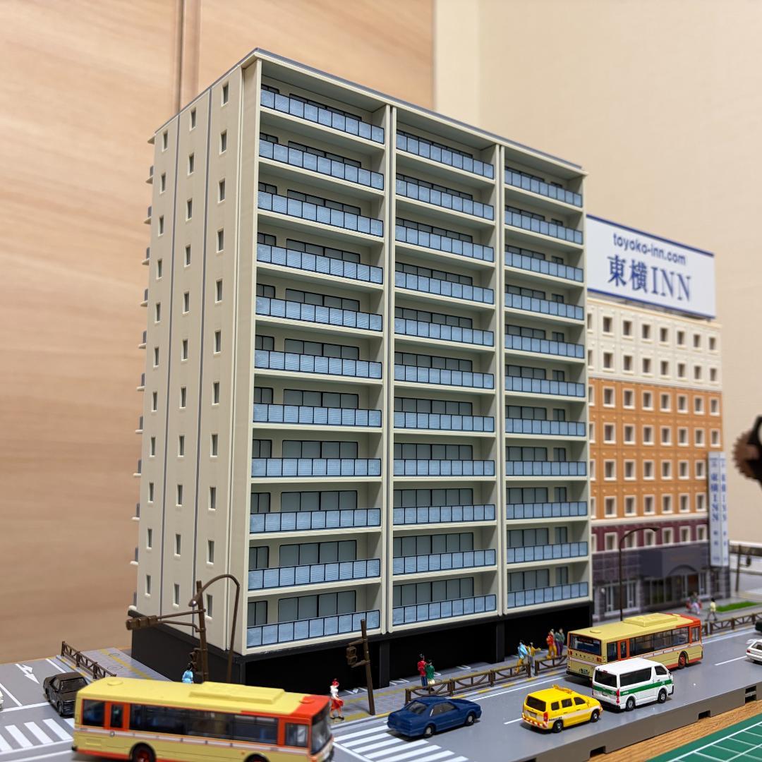 【ライトカーキ色】Nゲージ 都市型マンションD ストラクチャー（完成品）模型