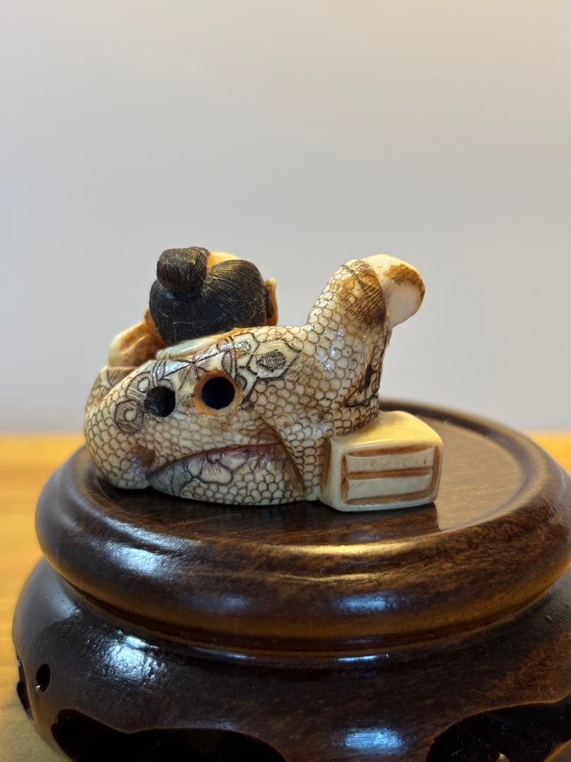 【最終値下げ】時代提物 根付 天然素材　骨董　　銘あり