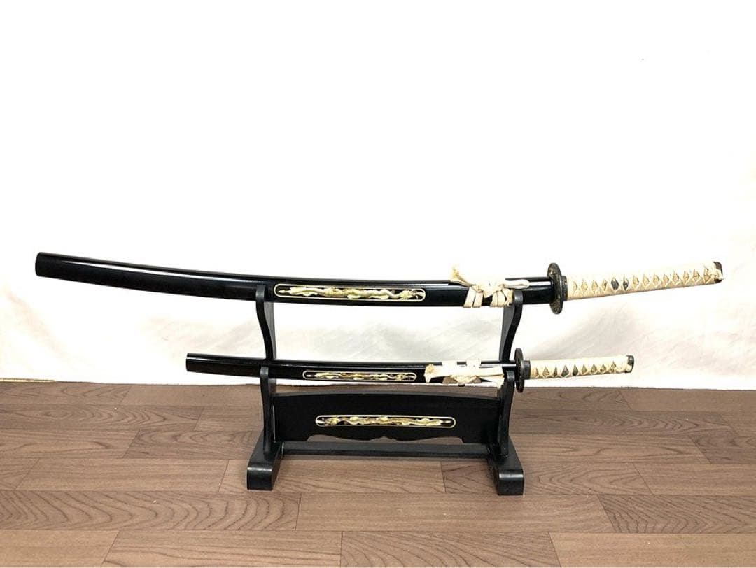 模造刀 2本セット 彫金 竜金 竜刀身 太刀 小太刀 刀置き付き