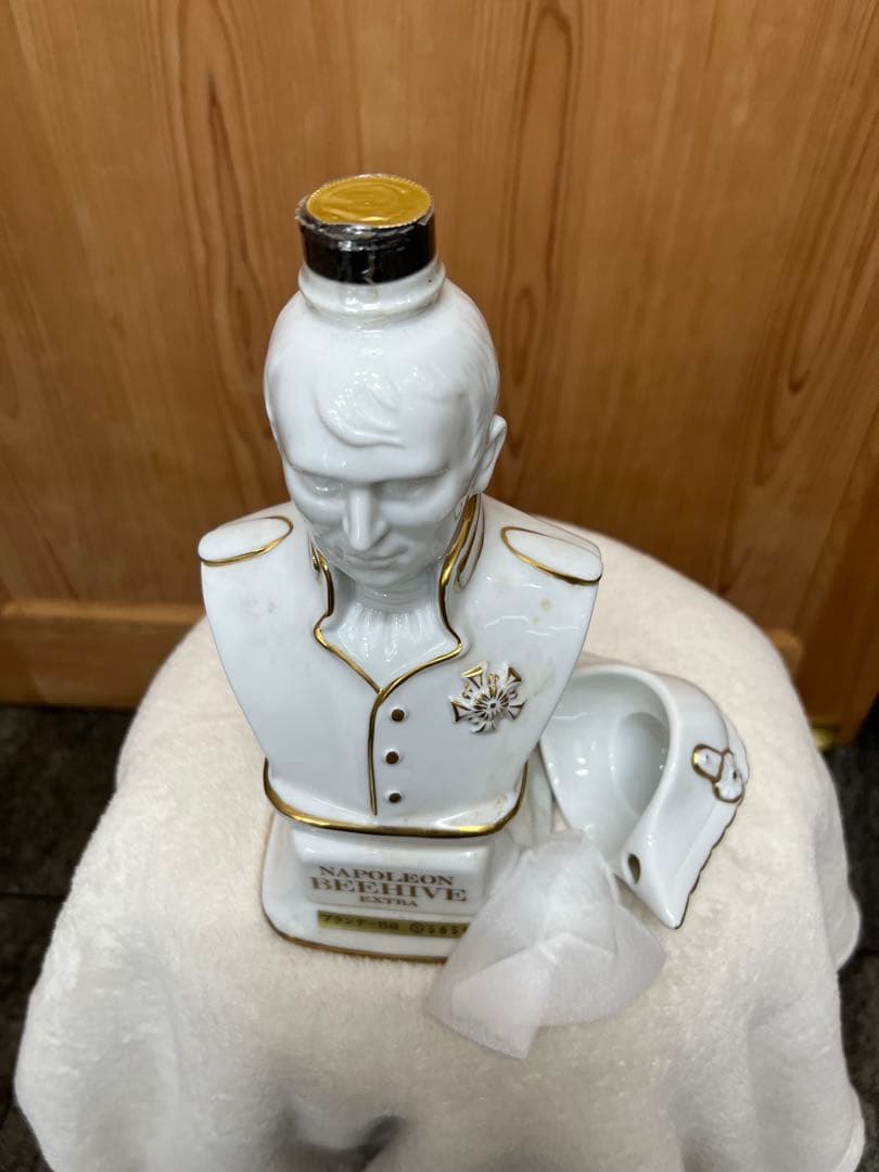 NAPOLEON BEEHIVE EXTRA ブランデー　陶器ボトル　未開栓