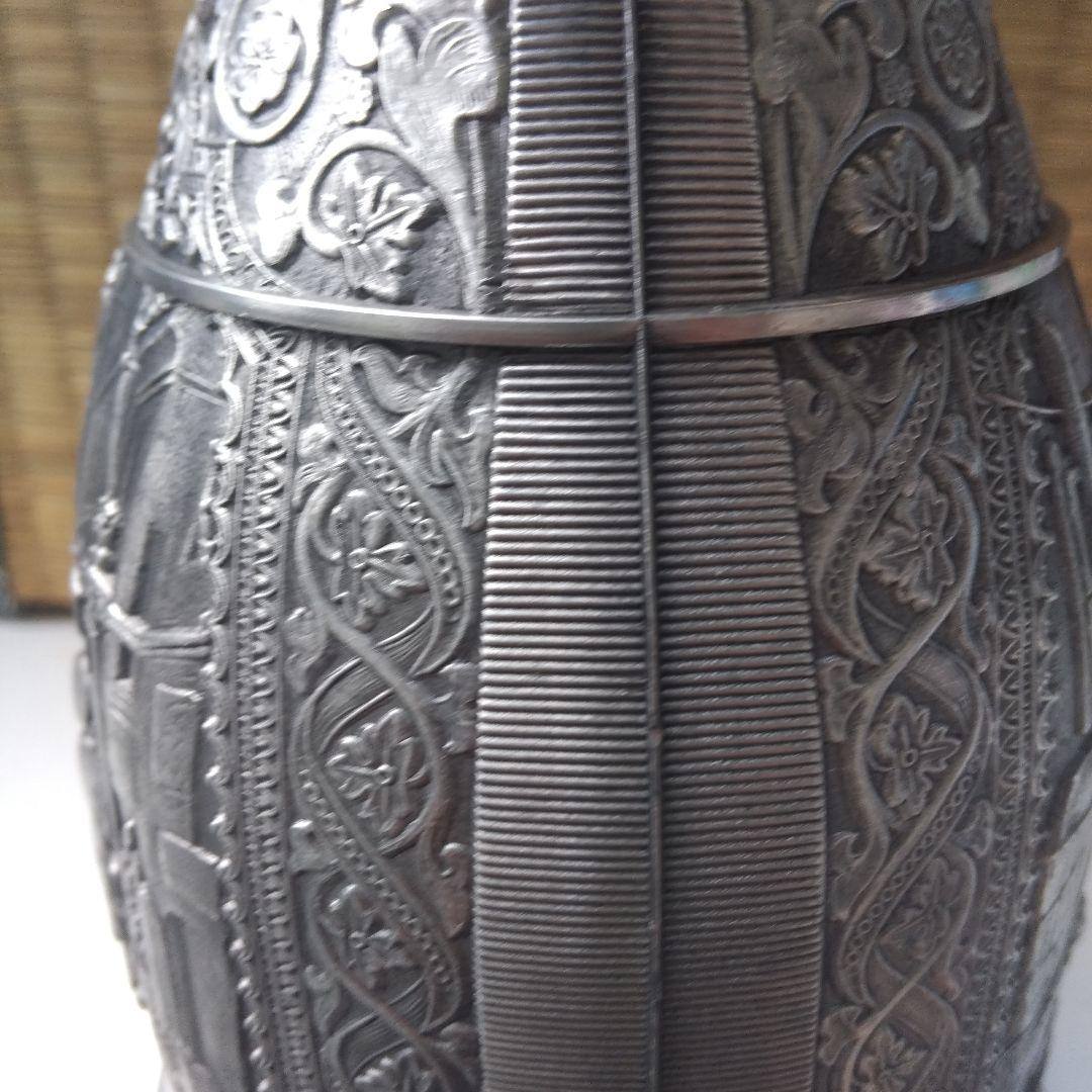 金属製浮彫りピッチャー 中型