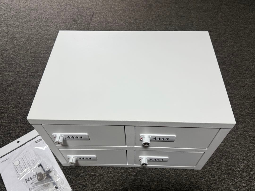 【新品】 エヌセーフ 貴重品ロッカー 金属製 ４人用 キャッシュ ボックス