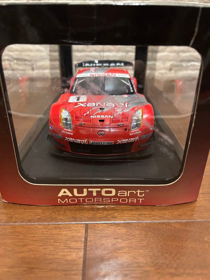 m*7様 AUTOart Nissan 350Z 1:18 スケール
