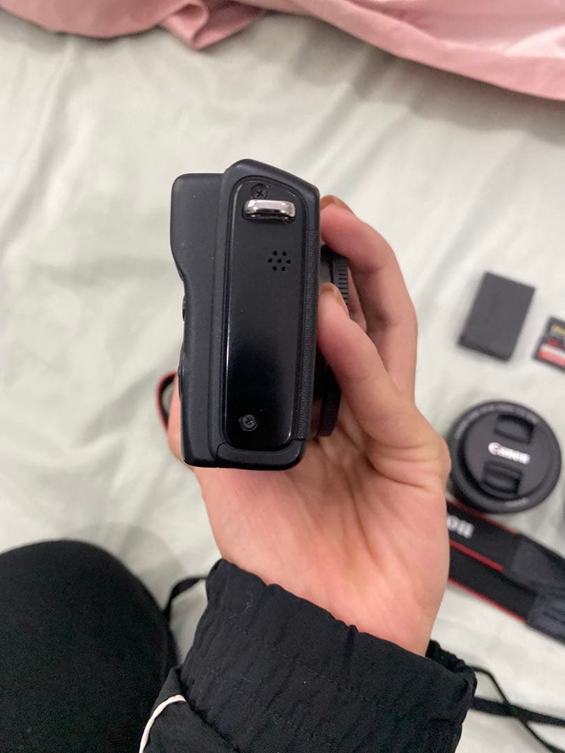 ビデオカメラ CANON EOS M100