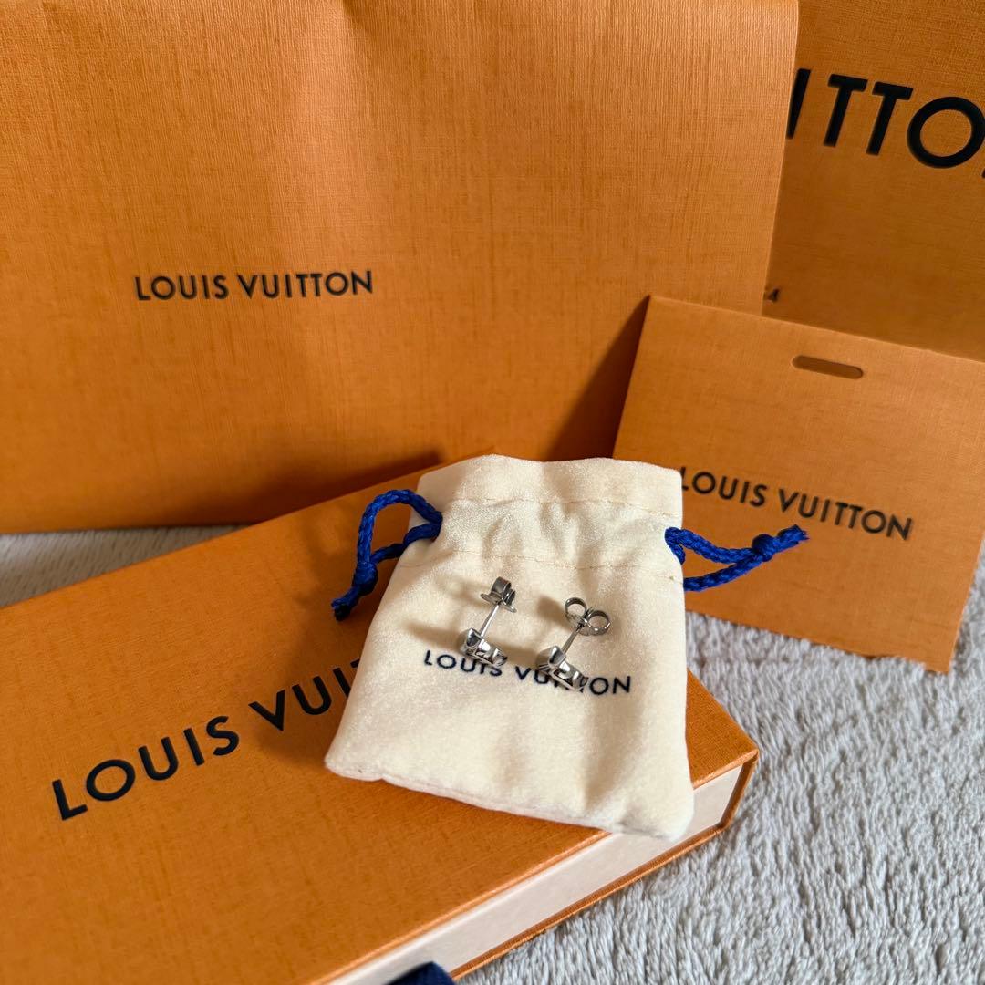 Louis Vuitton シルバー ピアス
