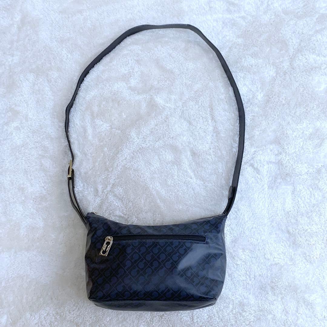 【レイ】ほぼ未使用 ♪ ゲラルディーニ ソフティ レザーストラップショルダ