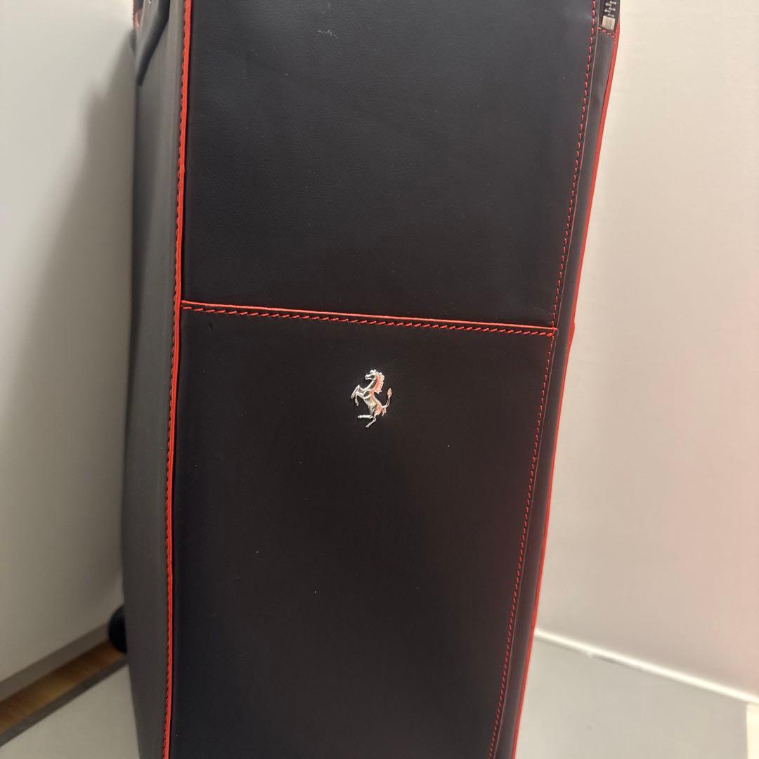 非売品 Ferrari キャリーケース 黒/赤