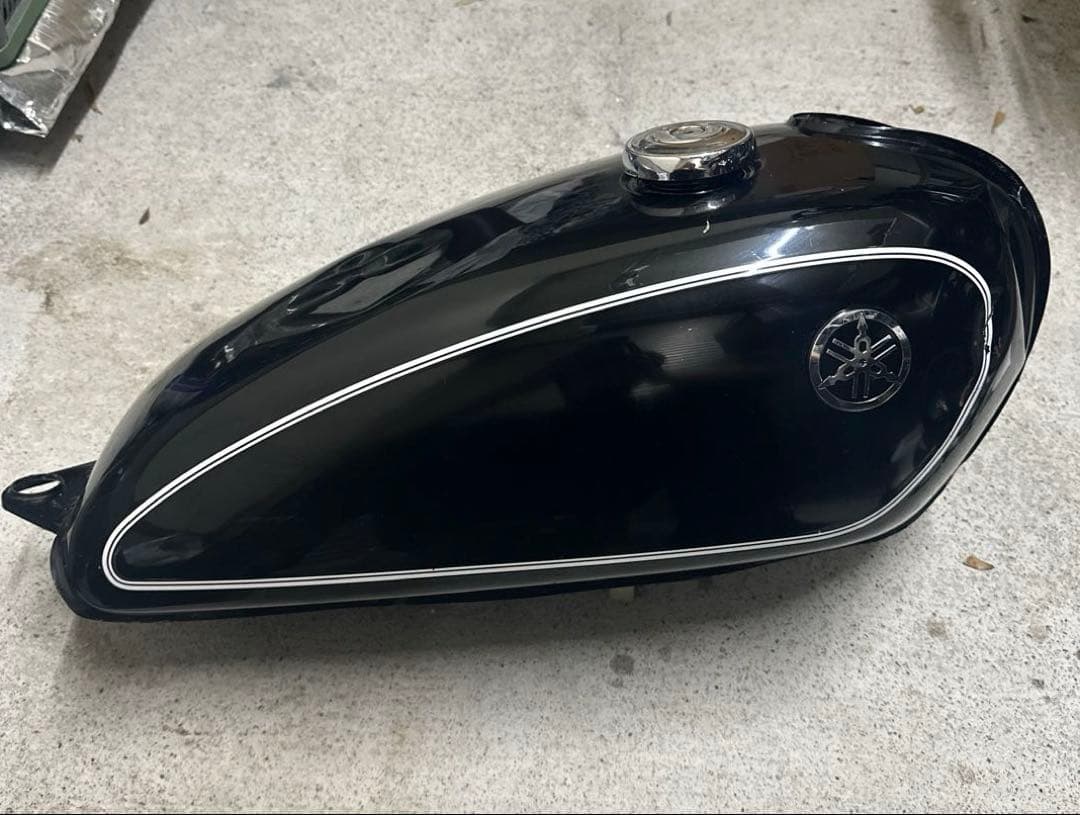 YAMAHA SR400 キャブ車 純正タンク 鍵・キャップ・燃料コック付き