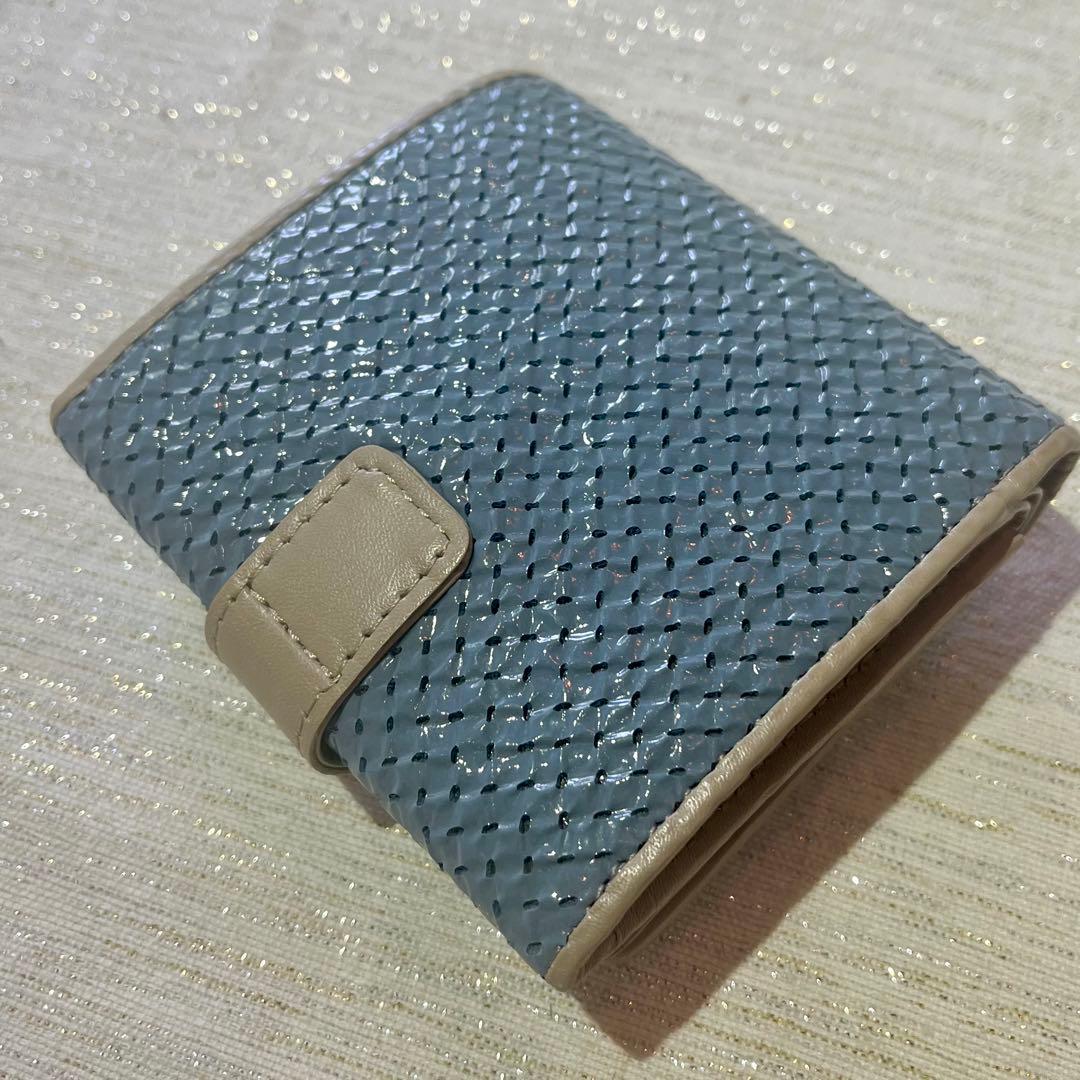 ヒロコハヤシ二つ折り財布