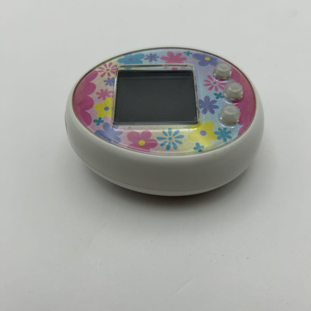 箱付き　たまごっちみーつ　パステルみーつver ホワイト