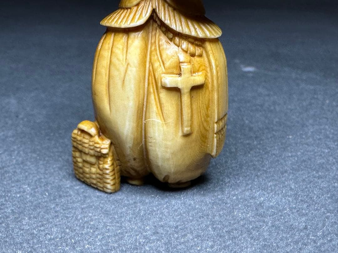 極上　根付　天然素材　アンティーク　和彫　置物　骨董　飾り物　古美術品