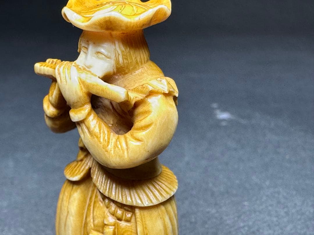 極上　根付　天然素材　アンティーク　和彫　置物　骨董　飾り物　古美術品