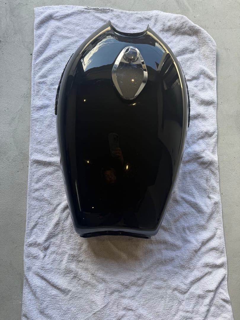 Kawasaki KZ1000 ガソリンタンク ピンゲル付き