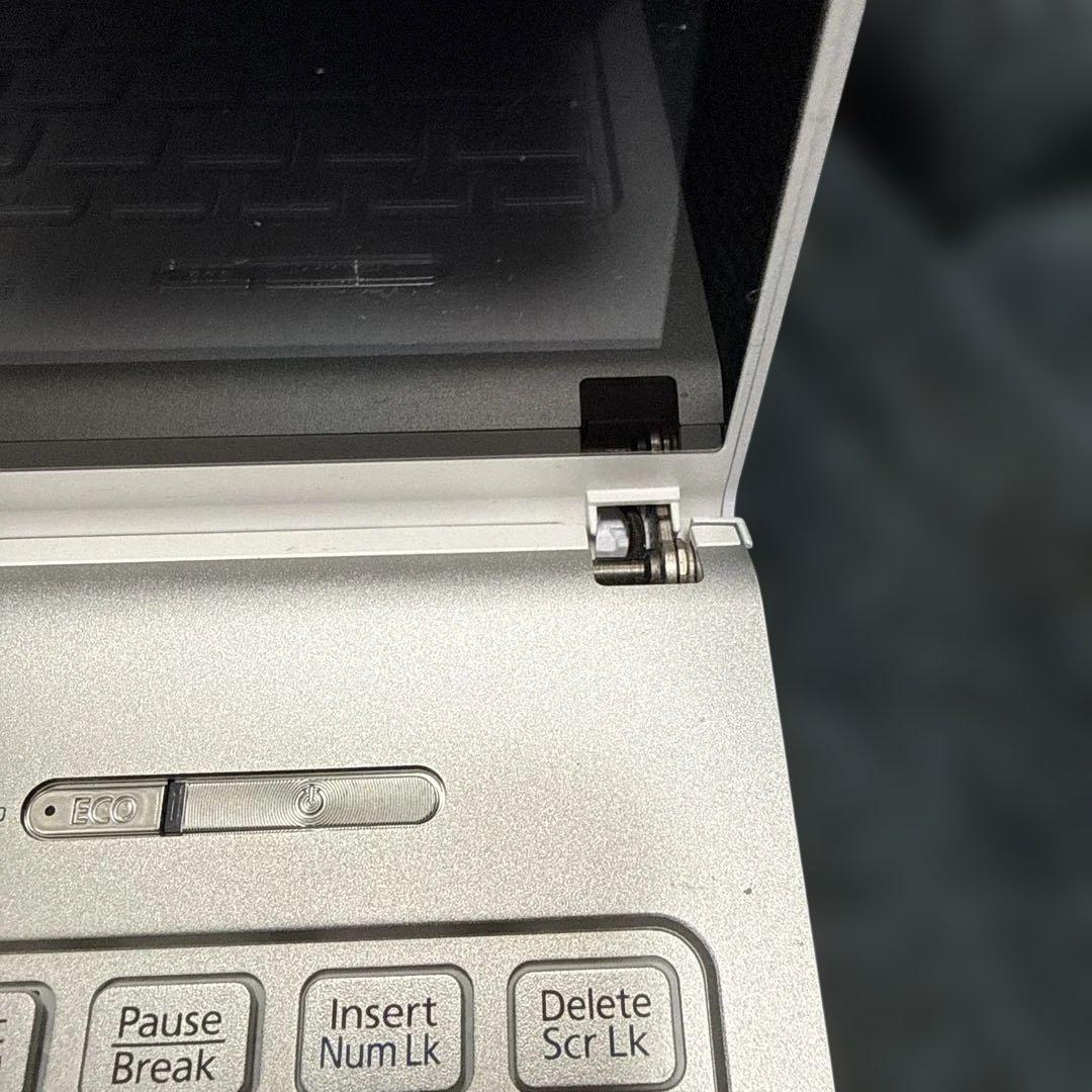 Fujitsu LifeBook SH90/C3 ノートパソコン