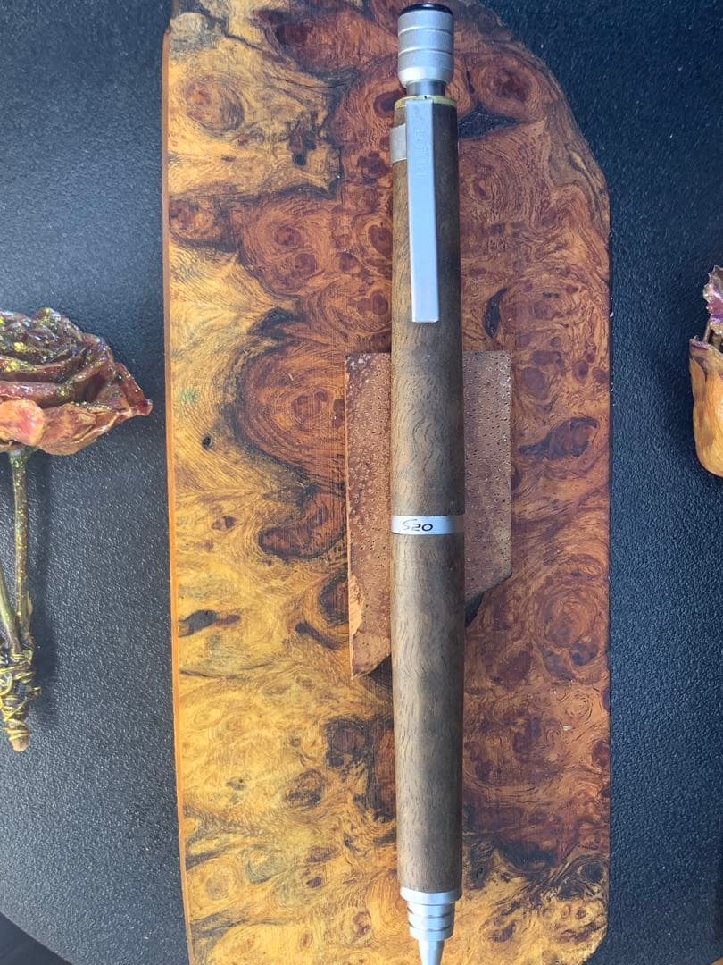 +10Nikas20クラロウォルナット縮杢0.5mm