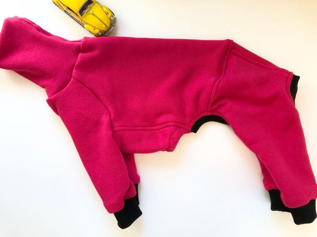 良く伸びるストレスフリーのロンパース　イタグレ服　犬服　ハンドメイド