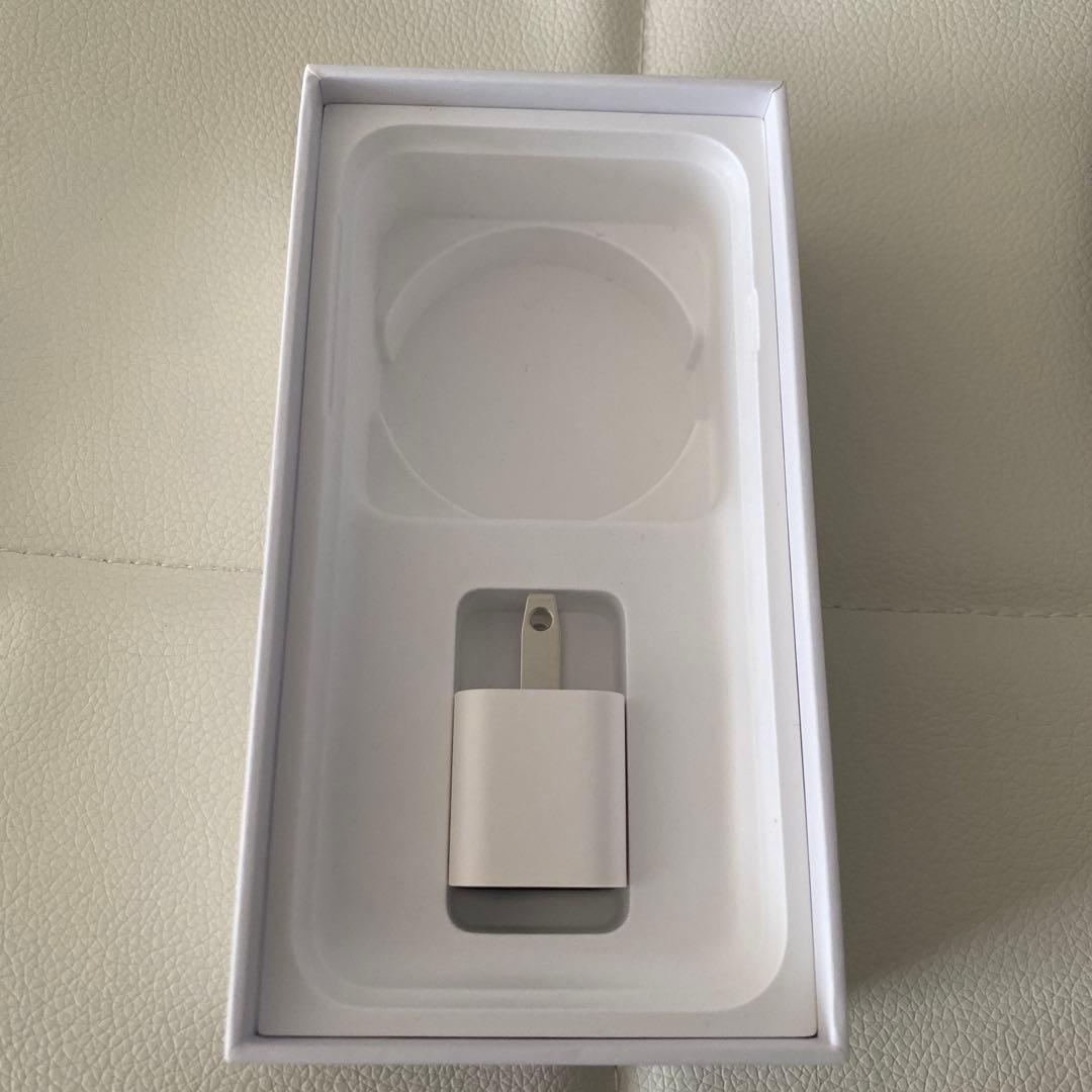 iPhone8（64GB）本体　ホワイト