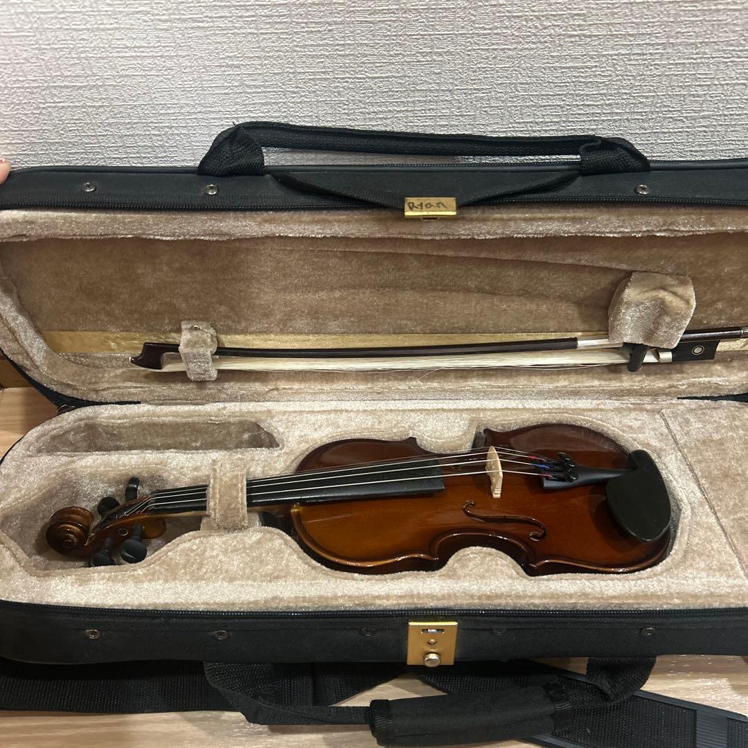 バイオリン　調律済み　弦、ケース付き