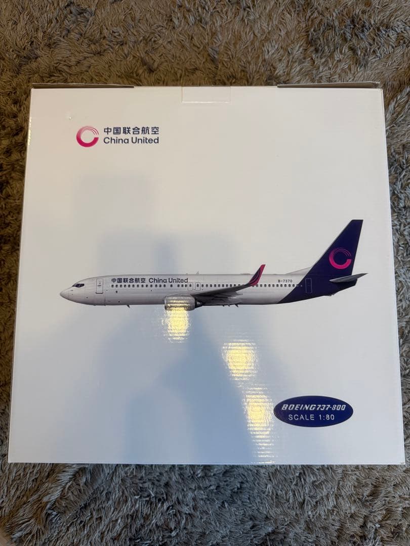 China United （中国聯合航空）Boeing 737 1:80