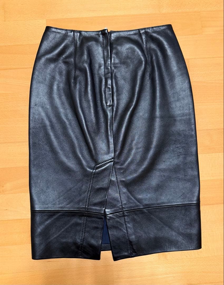MADISONBLUE ブラック レザー タイトスカート