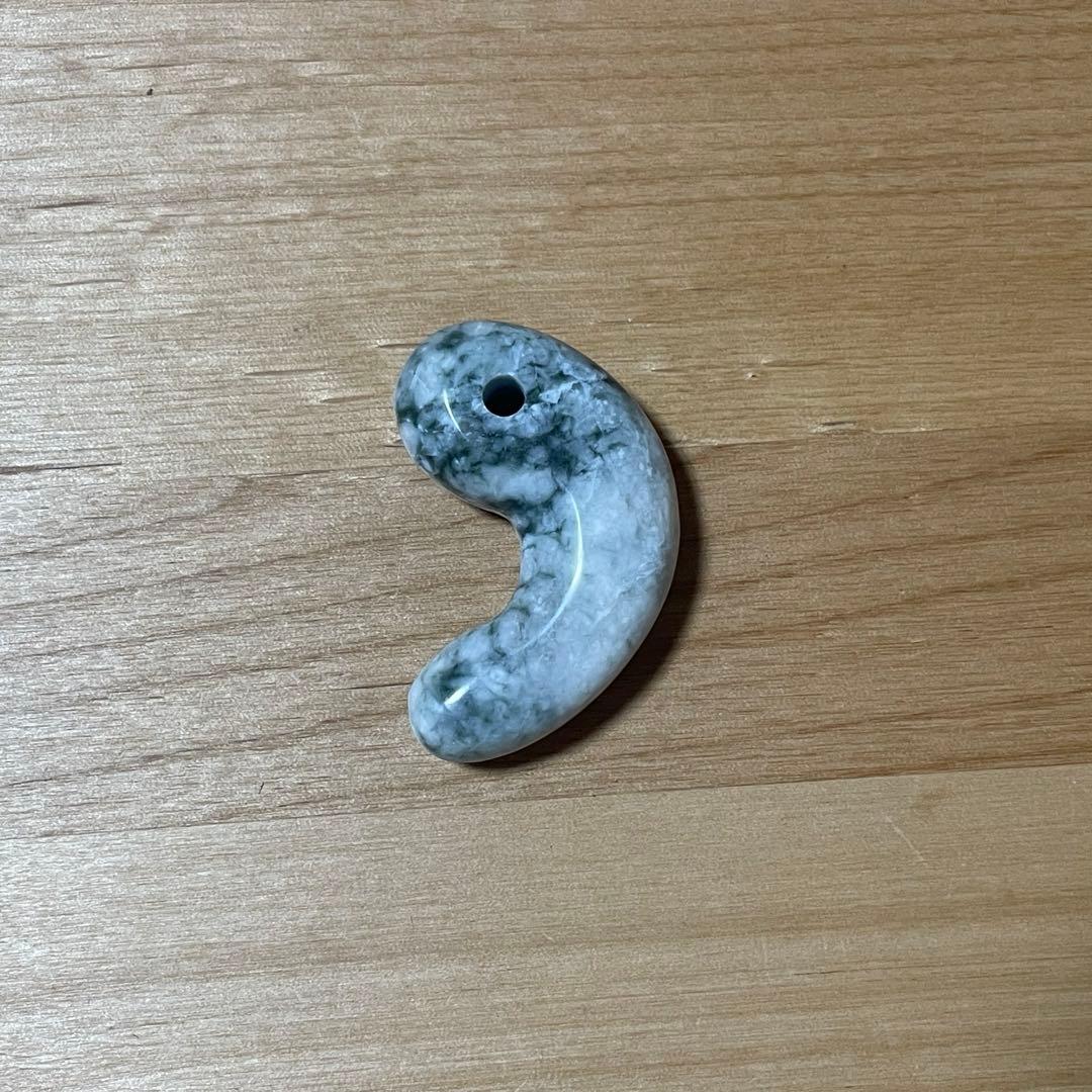 ⑥特大 糸魚川翡翠 勾玉 56mm 46g