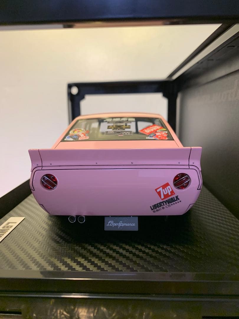 イグニッションモデル　1/18 LBWK ケンメリ ピンク　3214