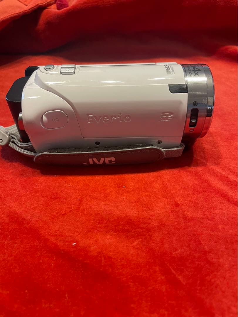 【美品】 JVC ビデオカメラ Everio GZ-E265 ホワイト