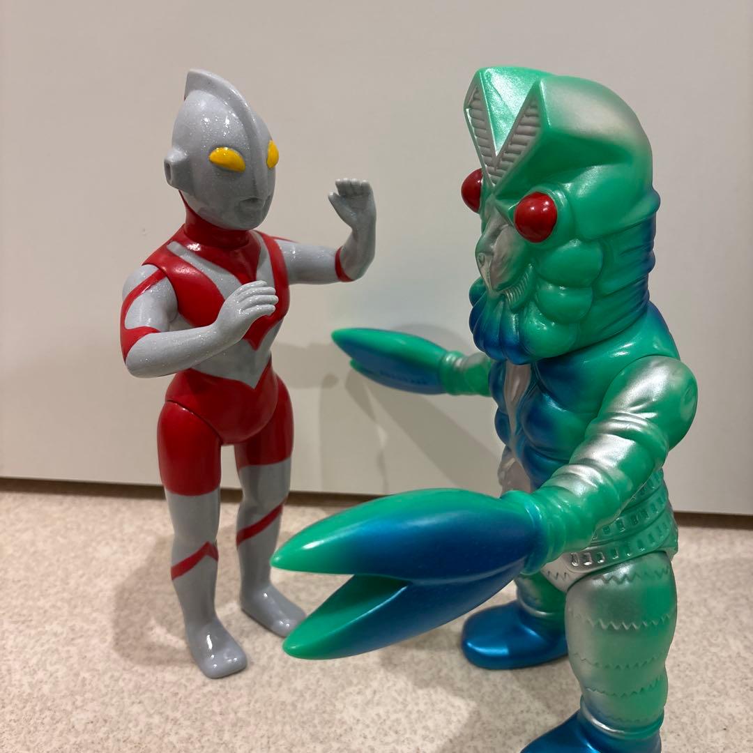 マルサン ウルトラマン 対 バルタン星人 450セット 電波塔 ソフビ