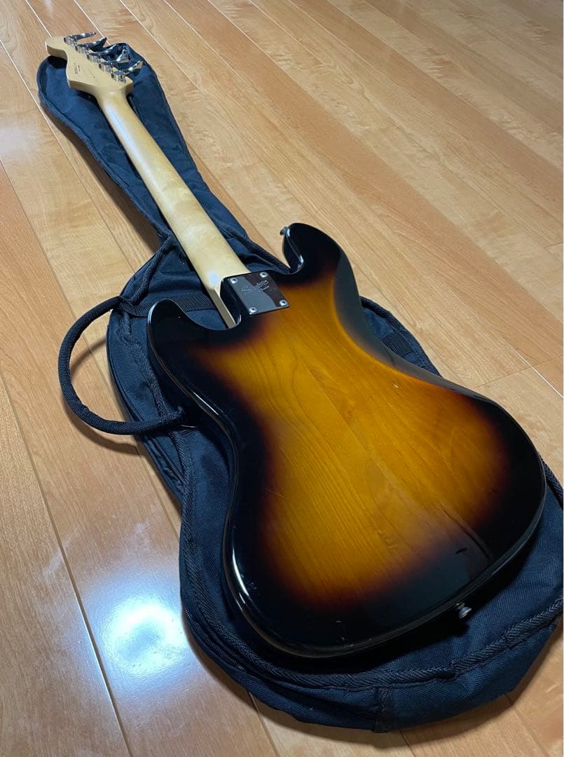 ベース Squier Affinity Jazz Bass V