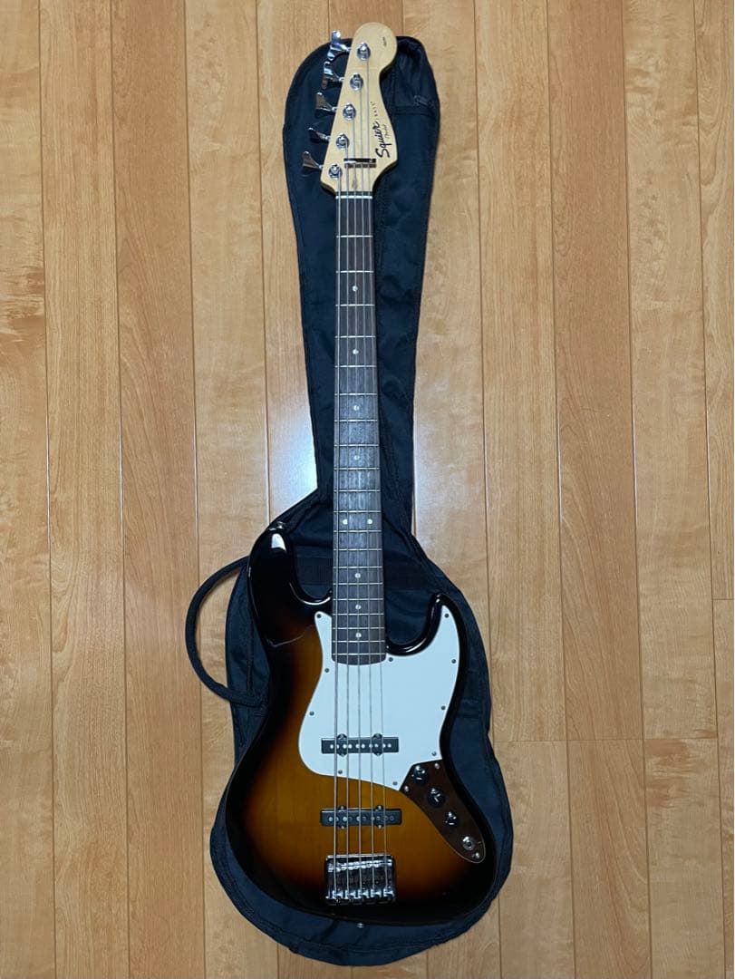 ベース Squier Affinity Jazz Bass V