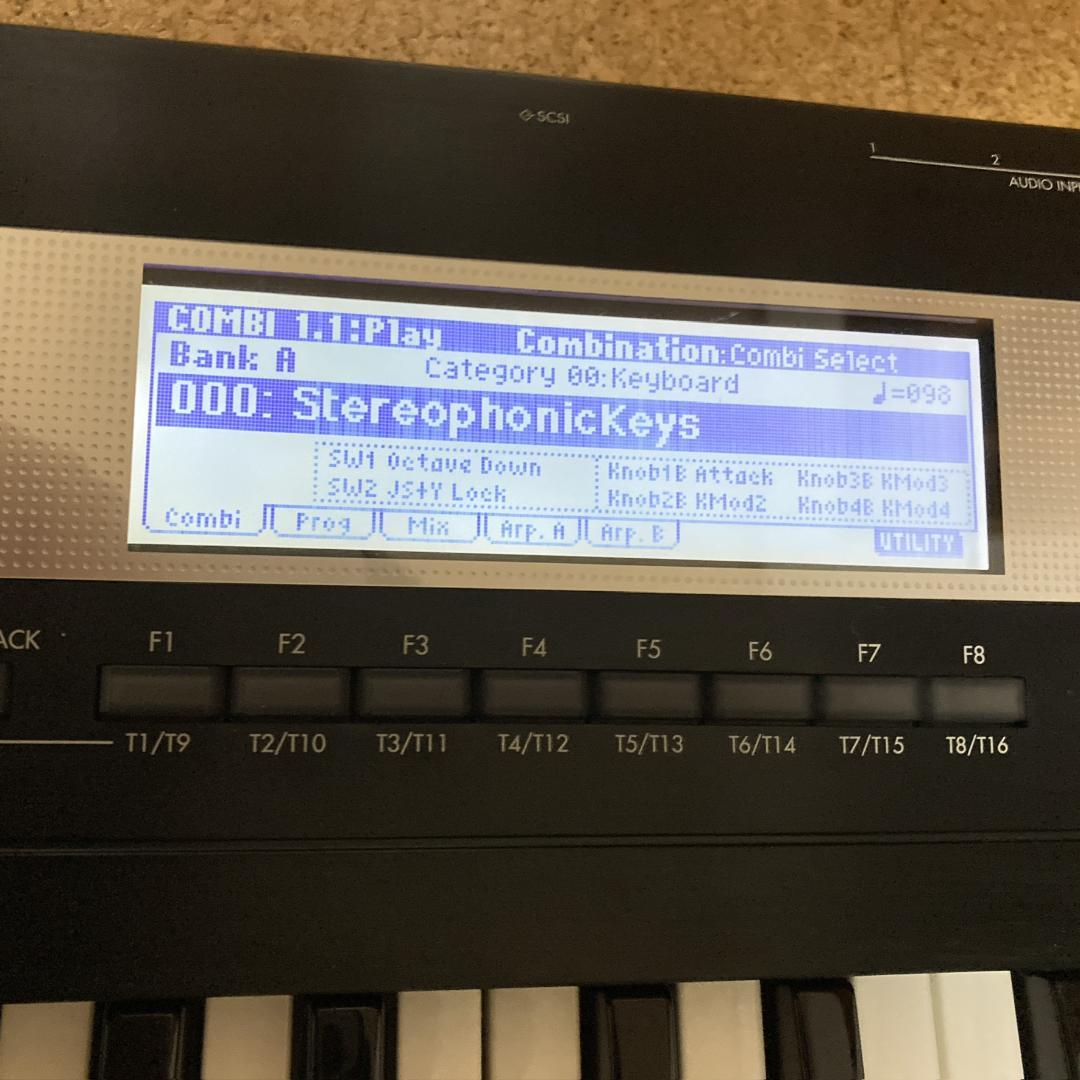 【ソフトケース付き】KORG TR61 シンセサイザー 61鍵盤