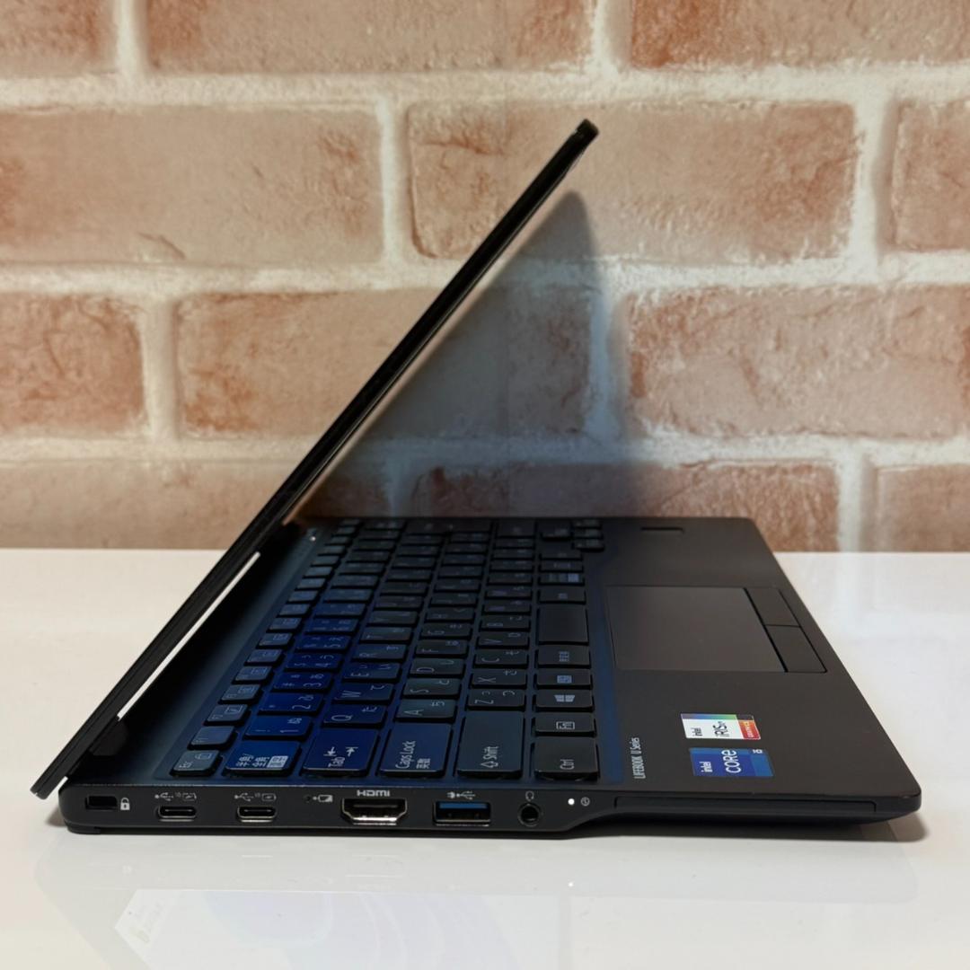 ★超軽量708g★ 2021年製 第11世代Corei5 美品 富士通 G92