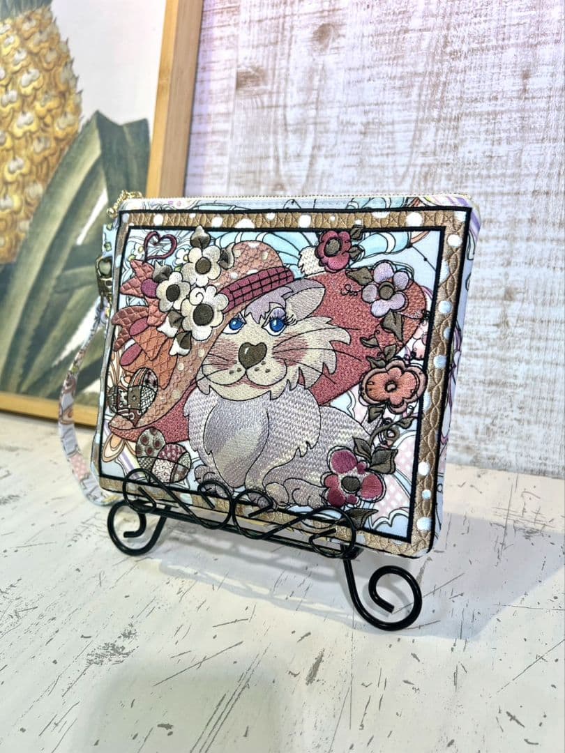 ロラライハリス♡刺繍のポーチ♡総刺繍ケース♡お纏め出品