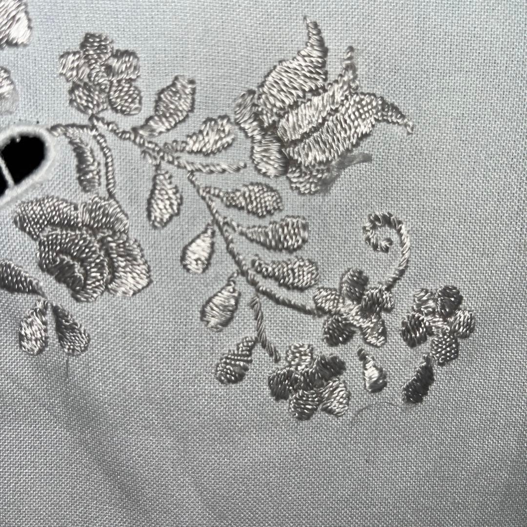 フランスアンティーク　花籠の刺繍　カットワーク　生地
