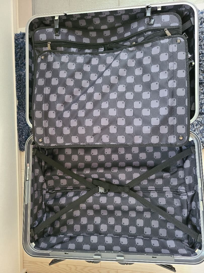 ブラックハード　キャリーケース