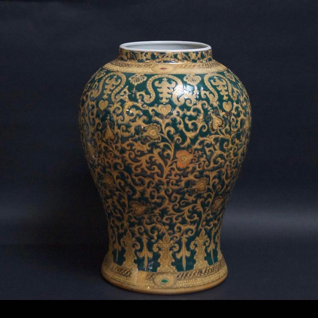 景徳鎮 大清乾隆年製在銘 金彩色絵『唐草文』大型飾壺 花瓶 高37cm 時代物