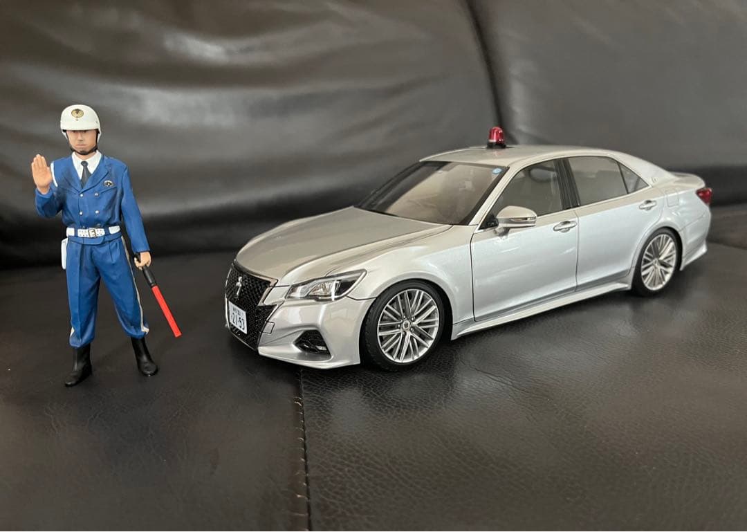 1/18スケール 高速道路交通警察隊　クラウン イグニッションモデル