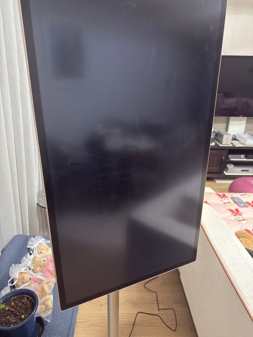 大型スタンド式ディスプレイ Adget Alternative 32inch