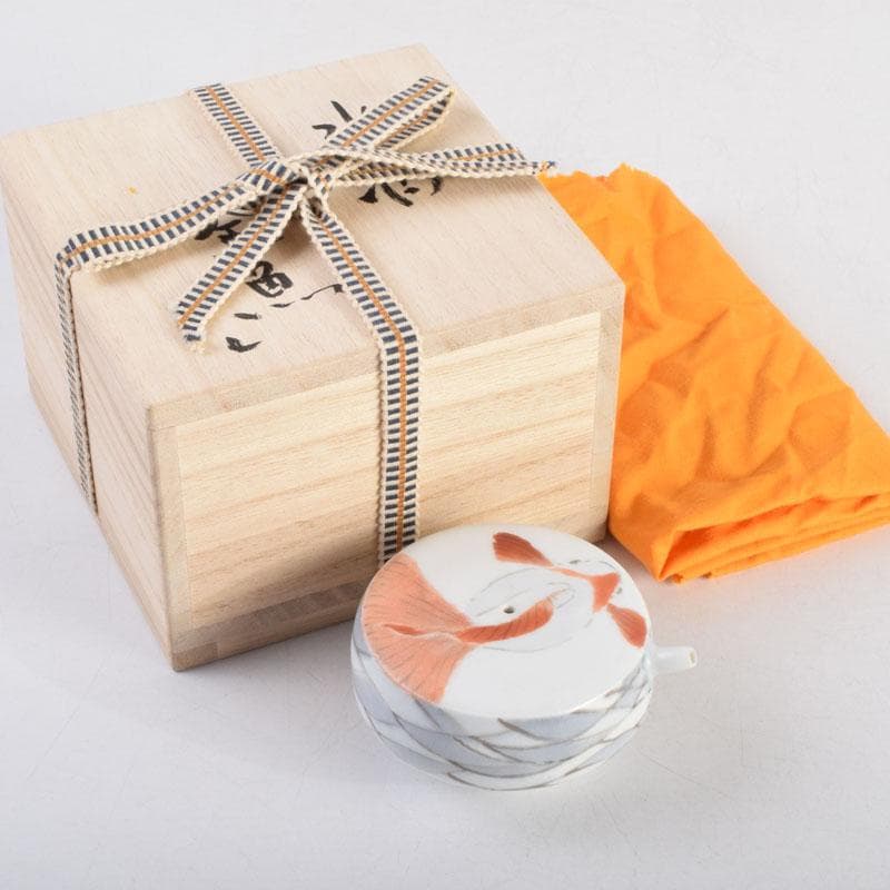 陶芸家　黒部駒子作　染付　金魚　水滴　書道具　共箱　V　8848