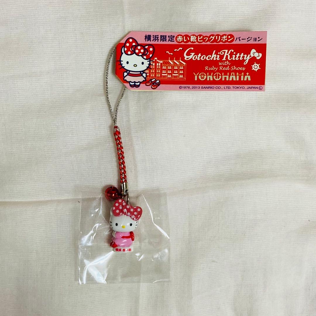 372.ハローキティ　【横浜限定】ご当地キティ　赤い靴　ビッグリボン