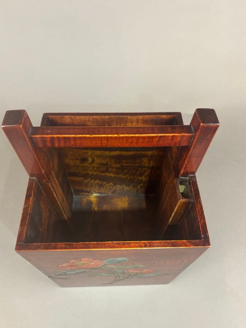 茶道具　讃岐　椿水仙圖　炭斗　在名