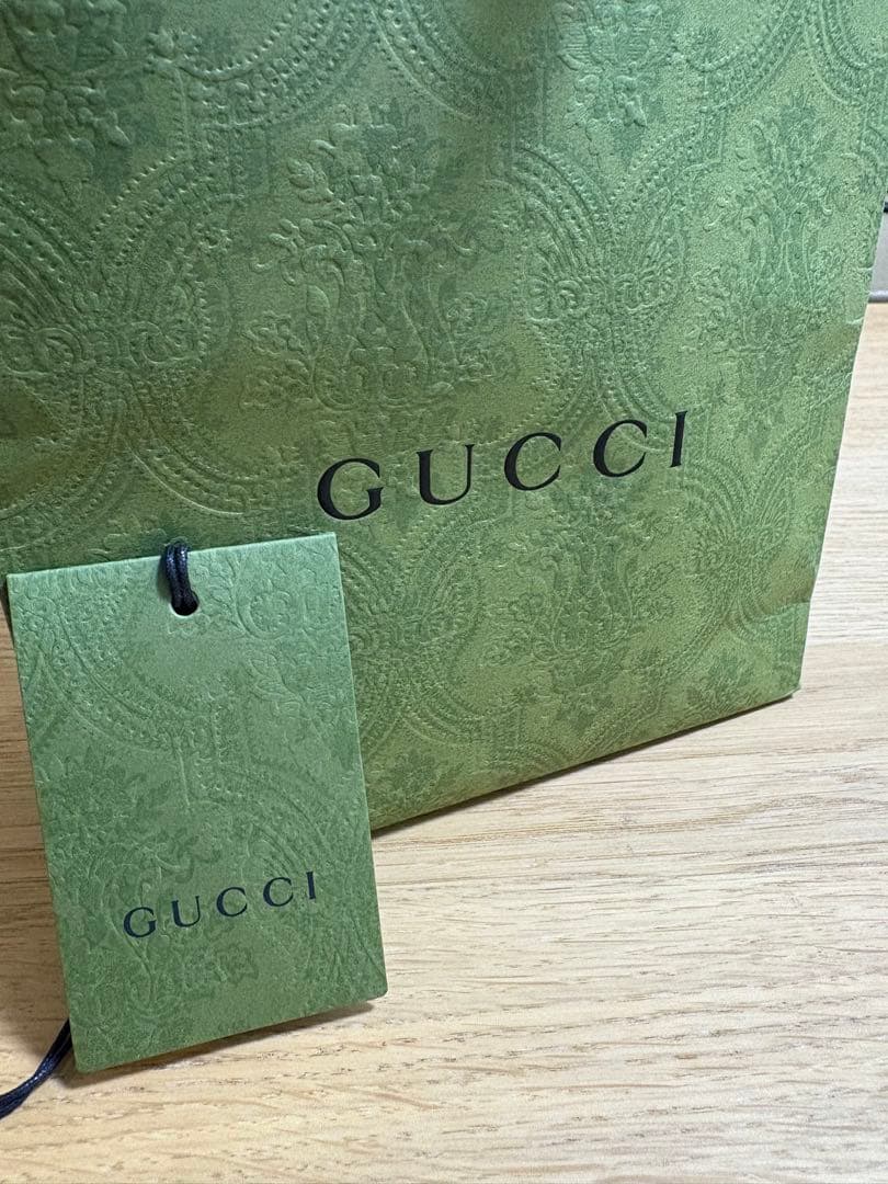 GUCCI フラワーモチーフピアス