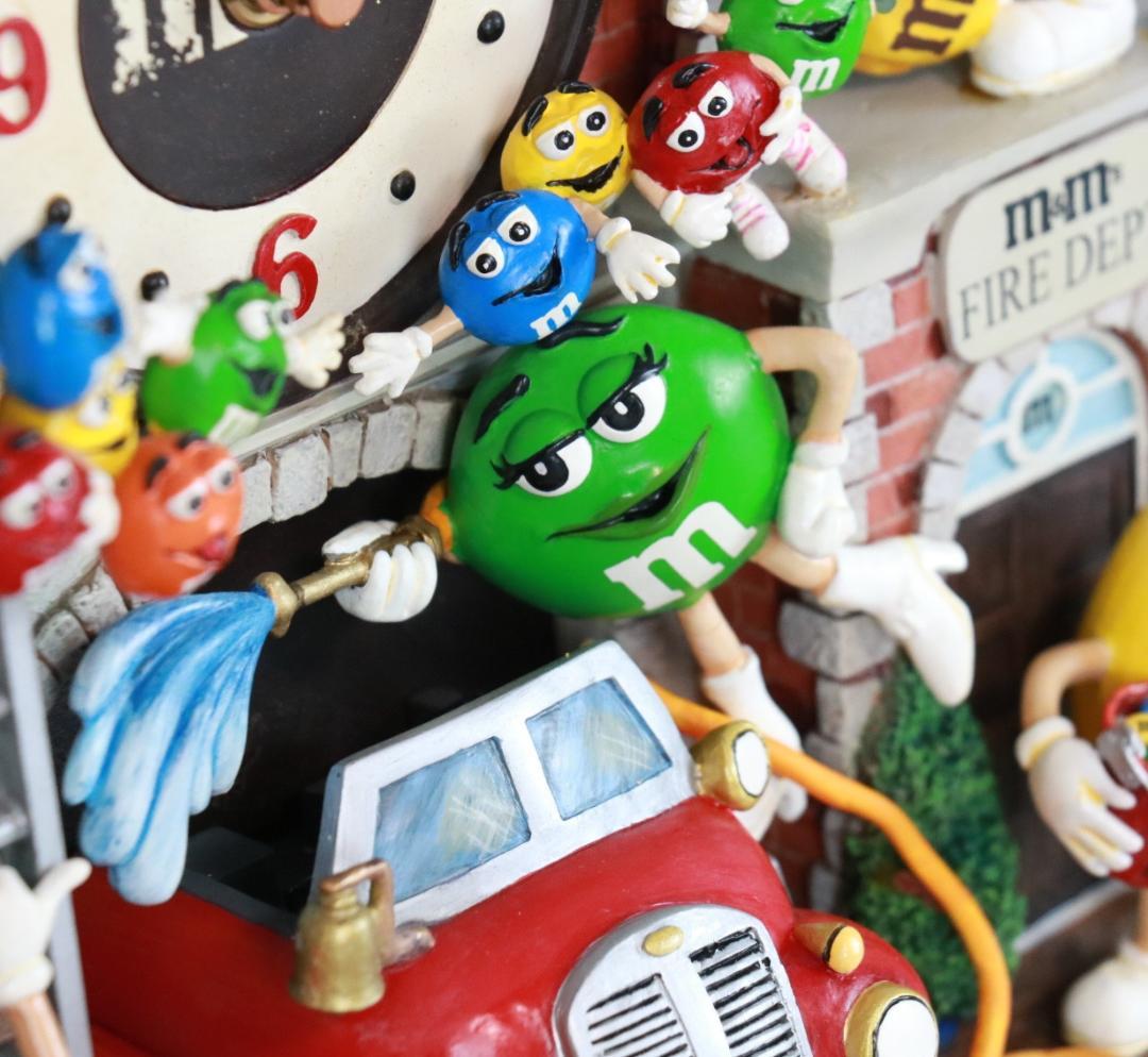 M&Ms ダンベリーミント　消防署　コレクターズウォールクロック　２００５年製