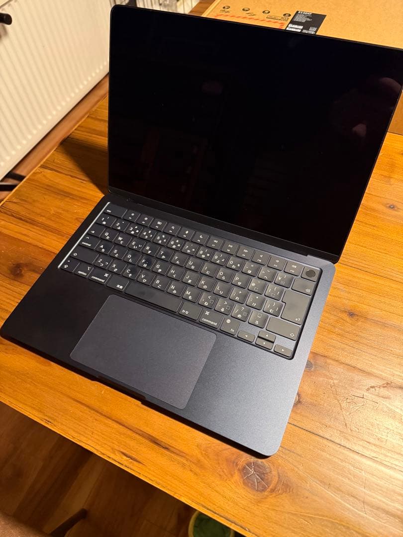 【ほぼ新品】M2 Macbook Air 256GB 8GB