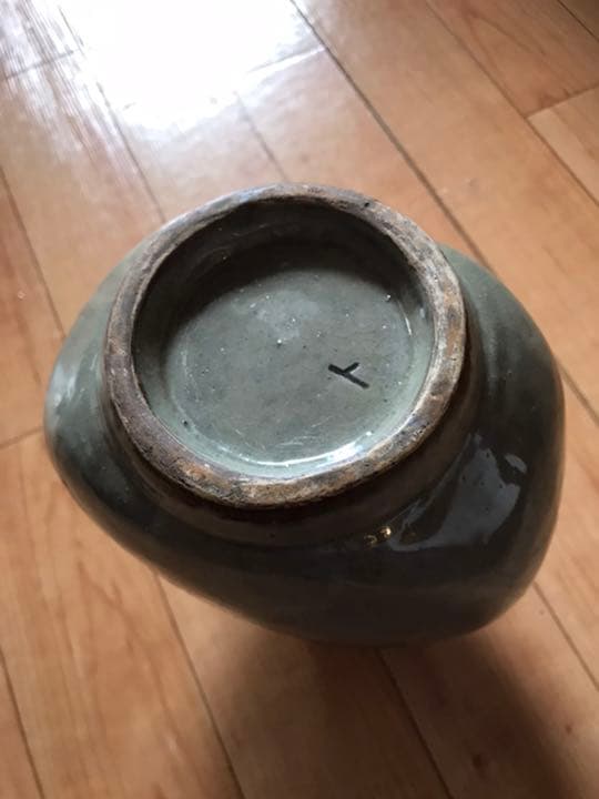 以前に金城陶芸展の際に知人方からいただきました。