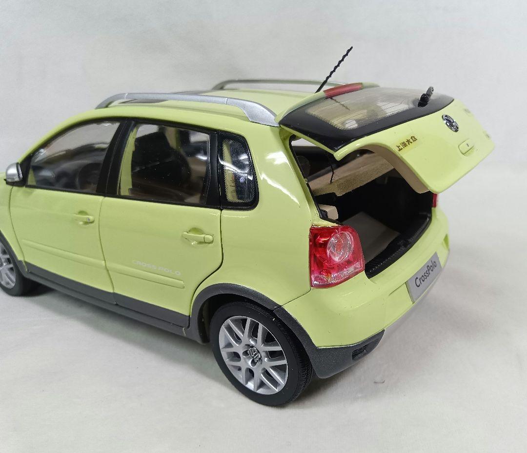 Volkswagen CROSS POLO　1/18　ライム　VW特注　ポロ