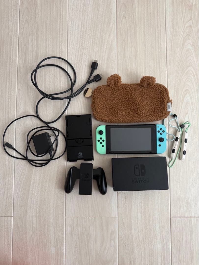 【美品】Nintendo Switch 本体 どうぶつの森コラボポーチ付き