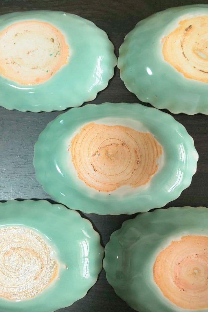 古伊万里 青磁 手書色絵染付 牡丹蝶文 菊花長皿 木箱入